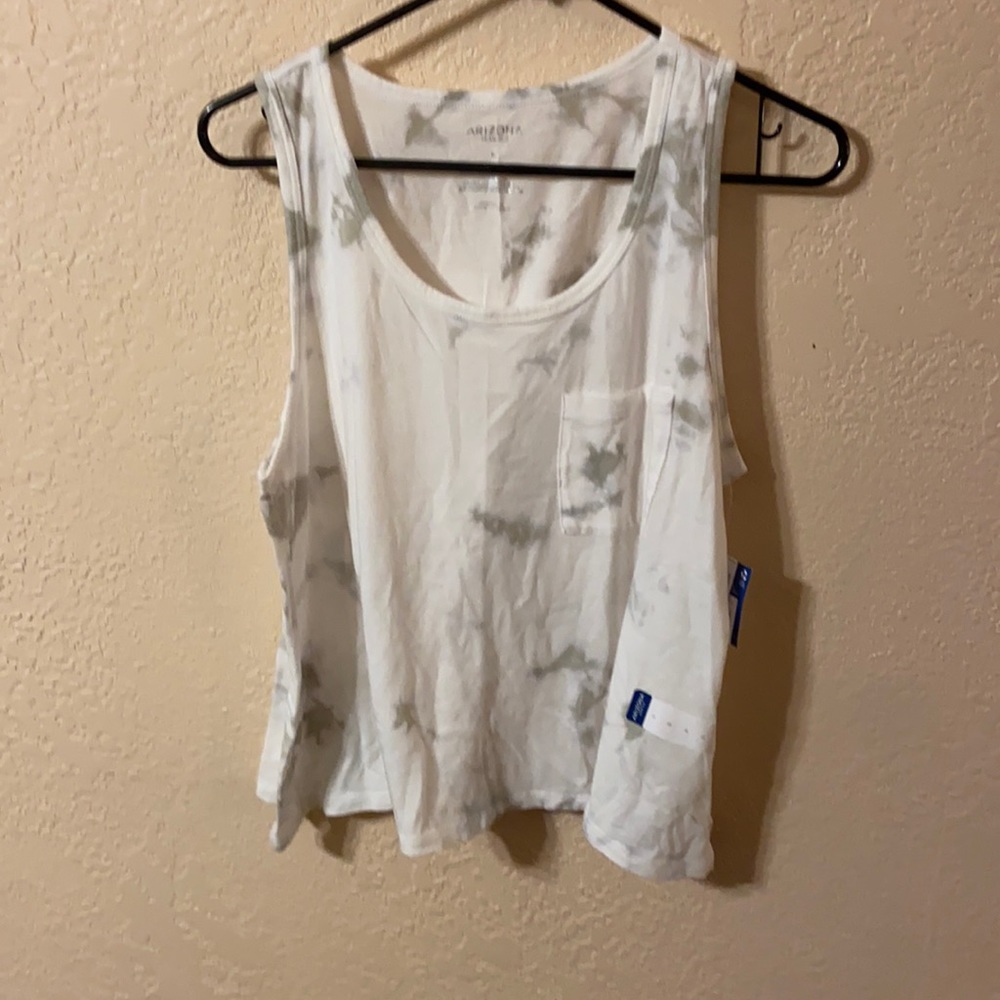 Woman’s crop top